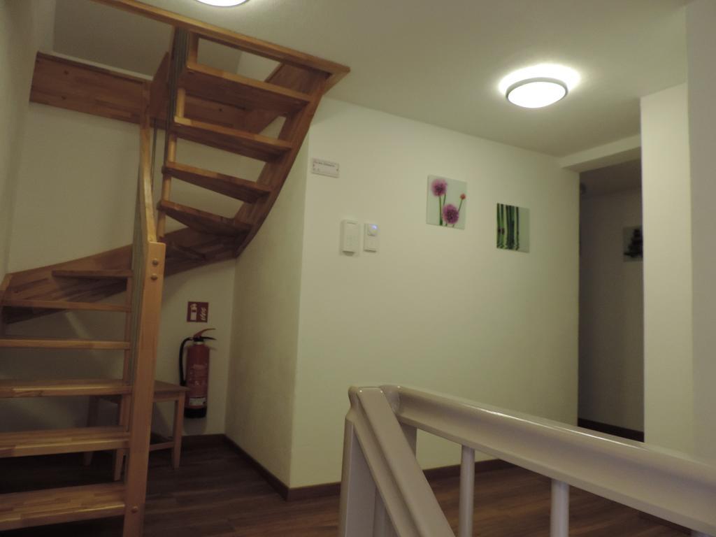 Pension Am Kirchberg Wehringen Esterno foto