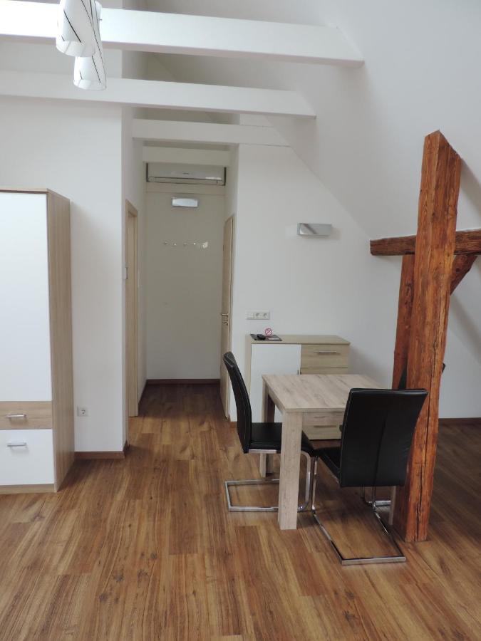 Pension Am Kirchberg Wehringen Esterno foto