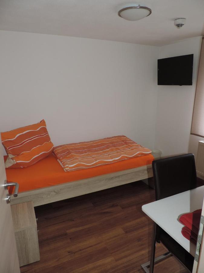 Pension Am Kirchberg Wehringen Esterno foto