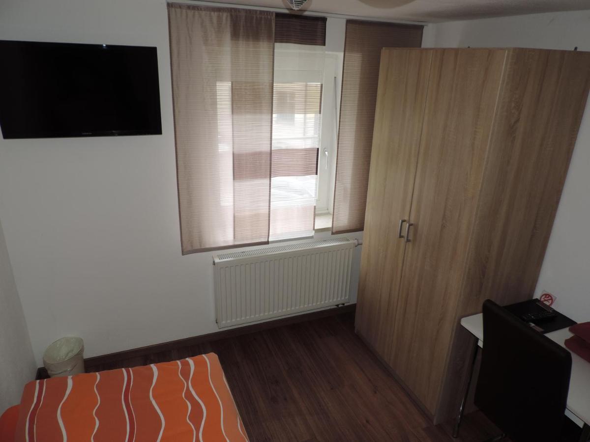 Pension Am Kirchberg Wehringen Esterno foto